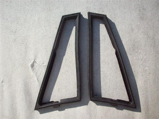 Pivoting 1/4 Vent Seal 1965-67 (Roadster)