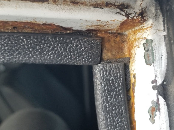 Door Edge Trim 1968-73 (510) 2 Door Only